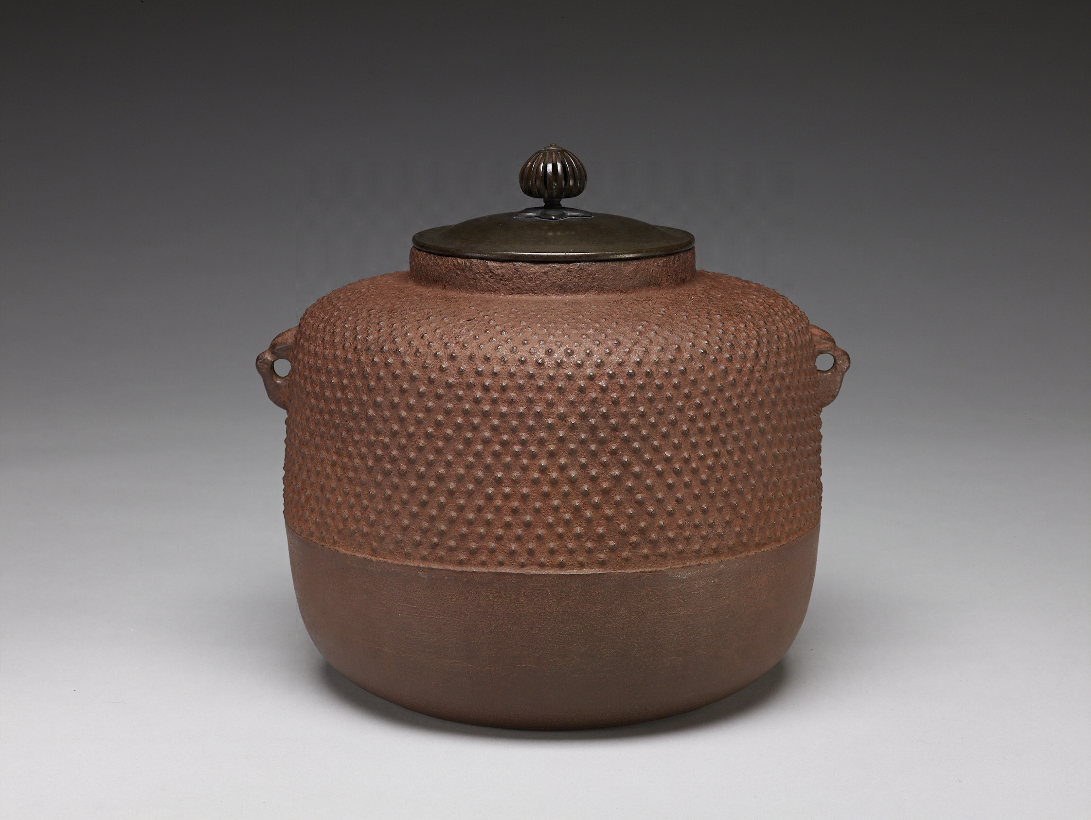 ญี่ปุ่น สมัยเถาซาน หม้อชาเหล็กในเทียนมิ่ง　